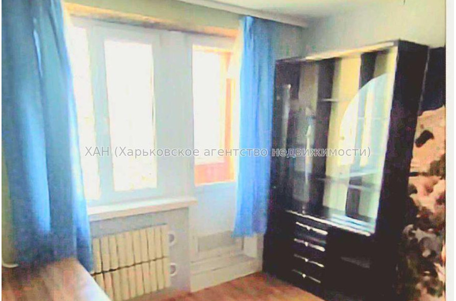 Продам квартиру, Роганская ул. , 1 кім., 27 м², косметический ремонт 