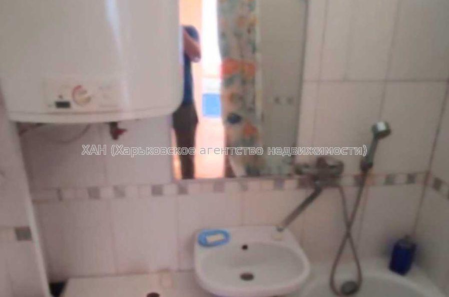 Продам квартиру, Роганская ул. , 1 кім., 27 м², косметический ремонт 