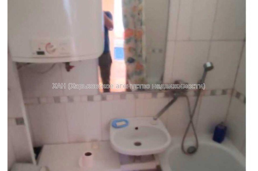 Продам квартиру, Роганская ул. , 1 кім., 27 м², косметический ремонт 