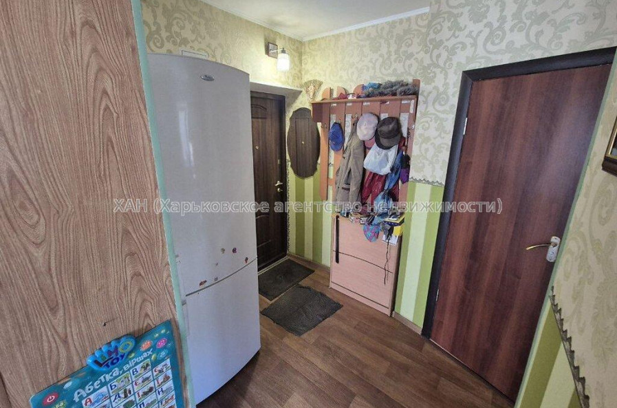 Продам квартиру, 23 Августа ул. , 2 кім., 41.90 м², капитальный ремонт 