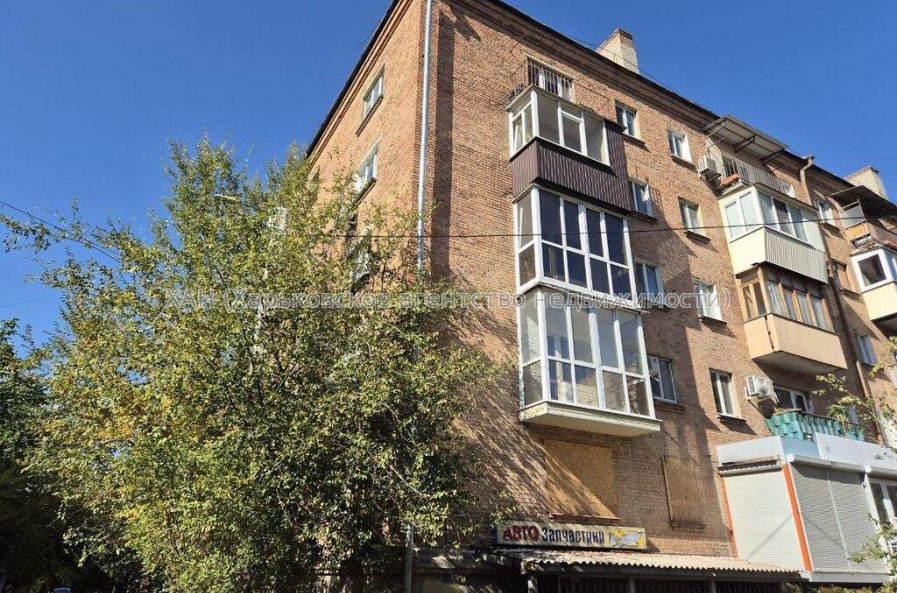 Продам квартиру, 23 Августа ул. , 2 кім., 41.90 м², капитальный ремонт 