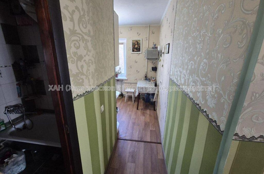 Продам квартиру, 23 Августа ул. , 2 кім., 41.90 м², капитальный ремонт 