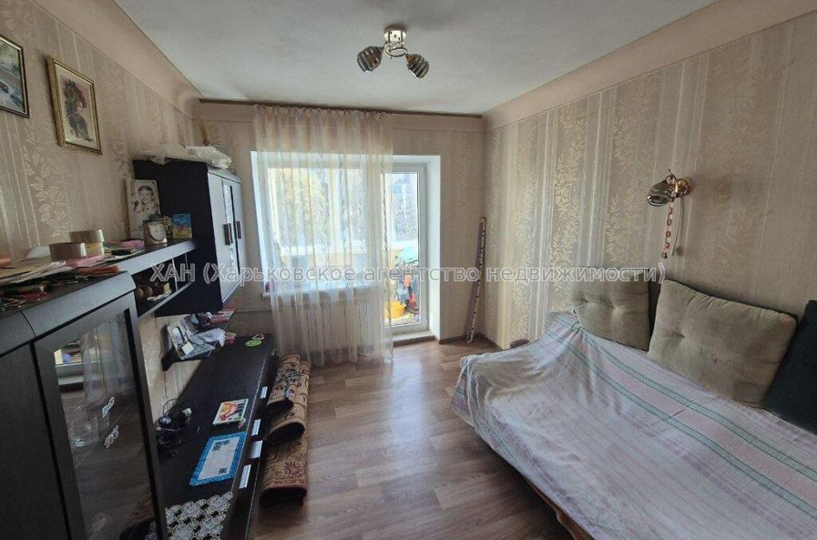 Продам квартиру, 23 Августа ул. , 2 кім., 41.90 м², капитальный ремонт 