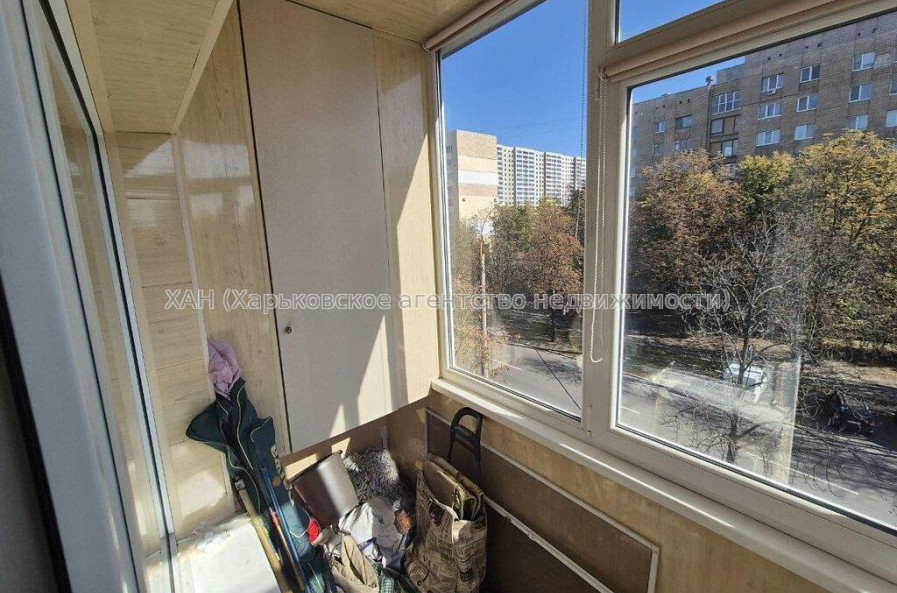 Продам квартиру, 23 Августа ул. , 2 кім., 41.90 м², капитальный ремонт 