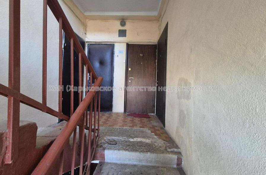 Продам квартиру, 23 Августа ул. , 2 кім., 41.90 м², капитальный ремонт 