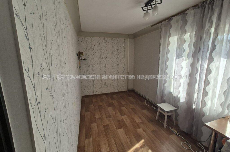 Продам квартиру, 23 Августа ул. , 2 кім., 41.90 м², капитальный ремонт 