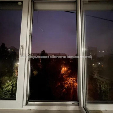 Продам квартиру, Непокоренных ул. , 4  ком., 67.90 м², без ремонта 