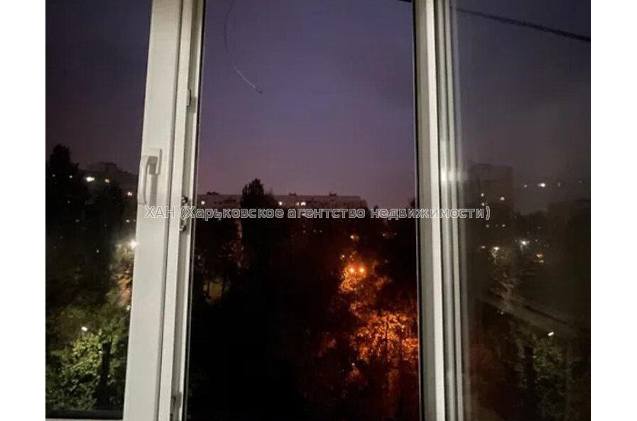 Продам квартиру, Непокоренных ул. , 4  ком., 67.90 м², без ремонта 