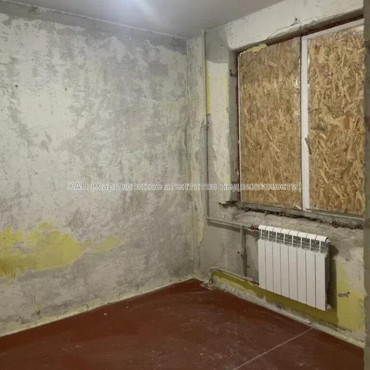 Продам квартиру, Непокоренных ул. , 4  ком., 67.90 м², без ремонта 