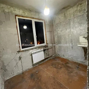 Продам квартиру, Непокоренных ул. , 4  ком., 67.90 м², без ремонта 