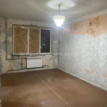 Продам квартиру, Непокоренных ул. , 4  ком., 67.90 м², без ремонта 