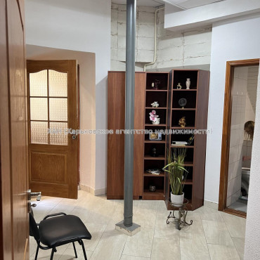 Продам квартиру, Потебни ул. , 2 , 3 кім., 67 м², косметический ремонт 