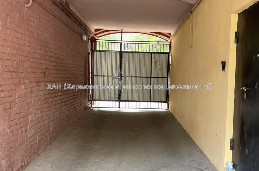 Продам квартиру, Потебни ул. , 2 , 3 кім., 67 м², косметический ремонт 