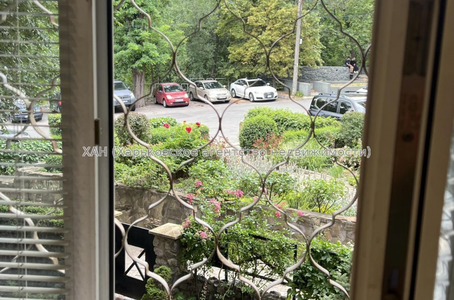 Продам квартиру, Потебни ул. , 2 , 3 кім., 67 м², косметический ремонт 