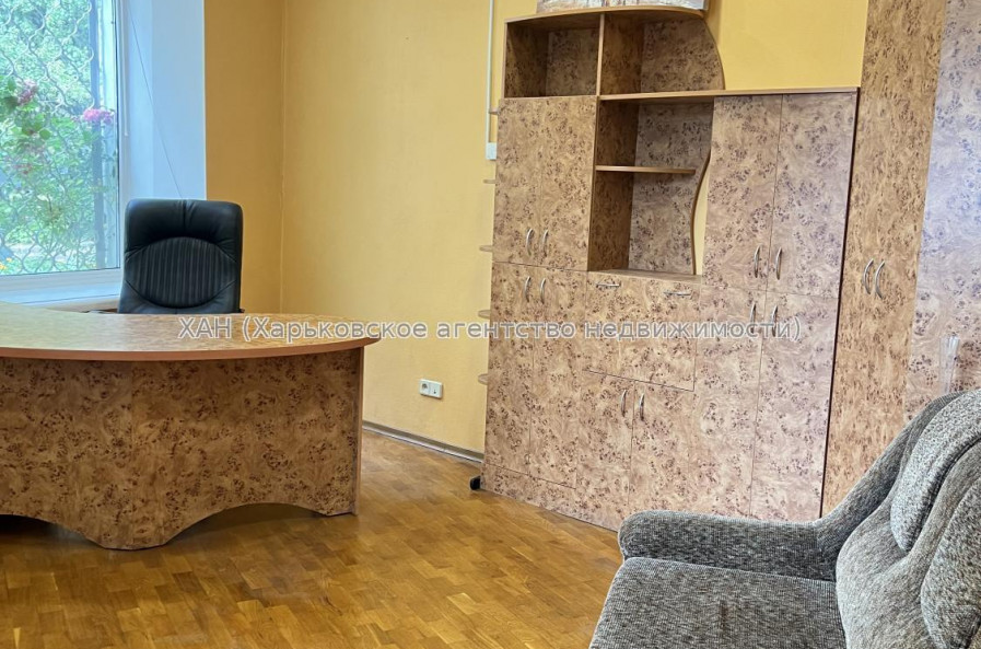 Продам квартиру, Потебни ул. , 2 , 3 кім., 67 м², косметический ремонт 