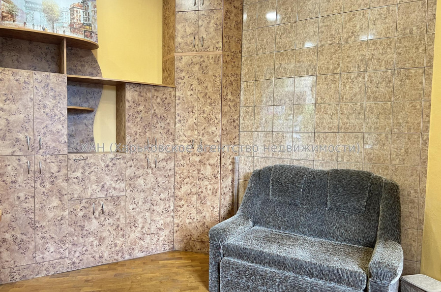 Продам квартиру, Потебни ул. , 2 , 3 кім., 67 м², косметический ремонт 