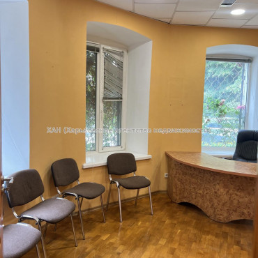 Продам квартиру, Потебни ул. , 2 , 3 кім., 67 м², косметический ремонт 