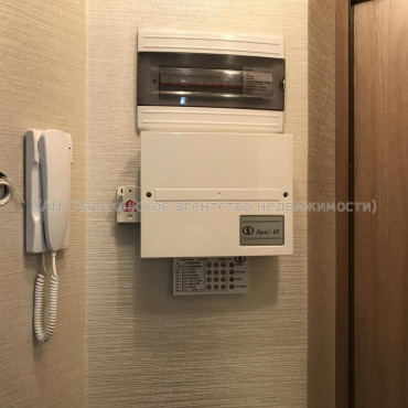 Продам квартиру, Светлая ул. , 21 , 3  ком., 61.20 м², евроремонт 