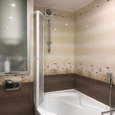 Продам квартиру, Светлая ул. , 21 , 3  ком., 61.20 м², евроремонт 