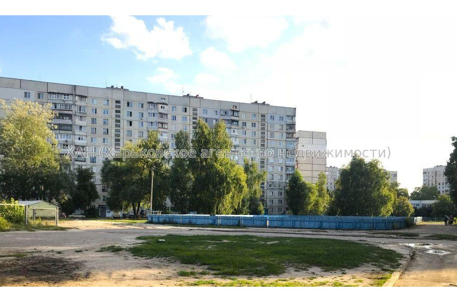 Продам квартиру, Валентиновская ул. , 3 кім., 68 м², капитальный ремонт 