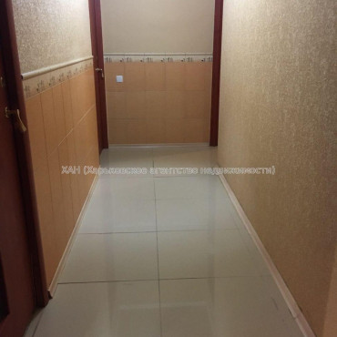 Продам квартиру, Валентиновская ул. , 3 кім., 68 м², капитальный ремонт 