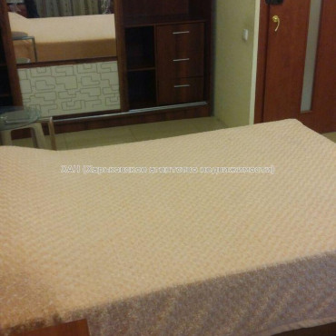 Продам квартиру, Валентиновская ул. , 3 кім., 68 м², капитальный ремонт 