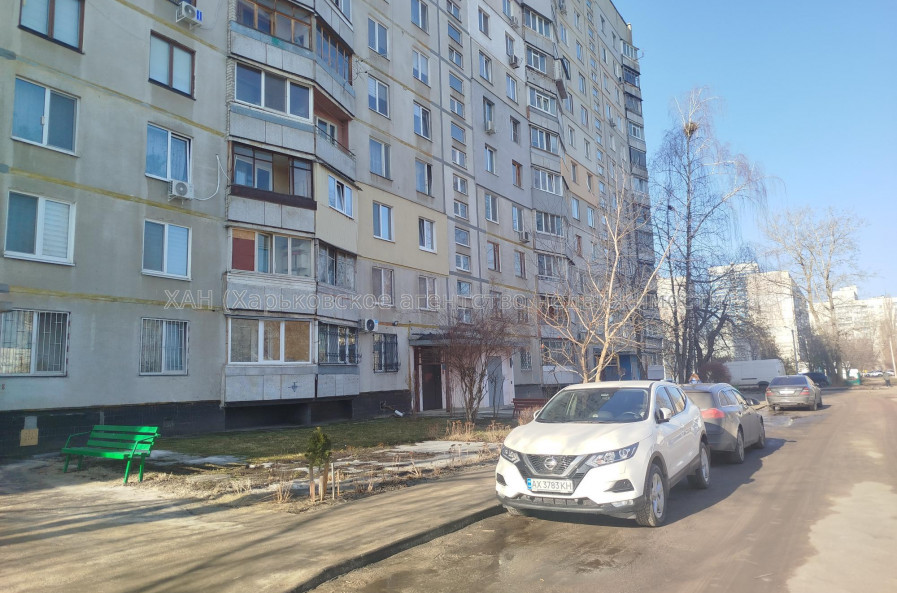 Продам квартиру, Валентиновская ул. , 3 кім., 68 м², капитальный ремонт 