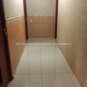 Продам квартиру, Валентиновская ул. , 3  ком., 68 м², капитальный ремонт 
