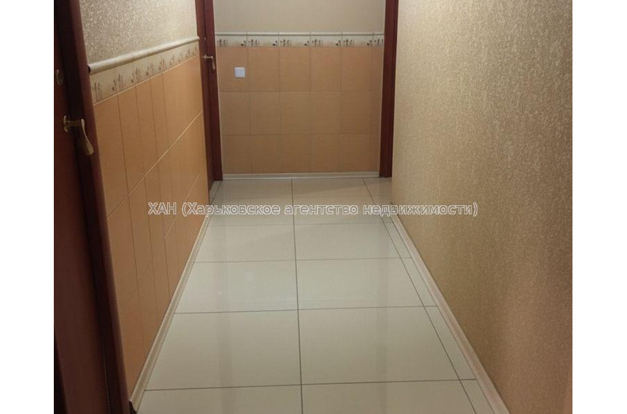 Продам квартиру, Валентиновская ул. , 3  ком., 68 м², капитальный ремонт 