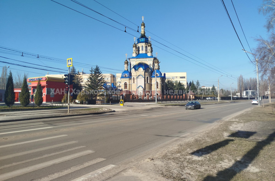 Продам квартиру, Валентиновская ул. , 3 кім., 68 м², капитальный ремонт 