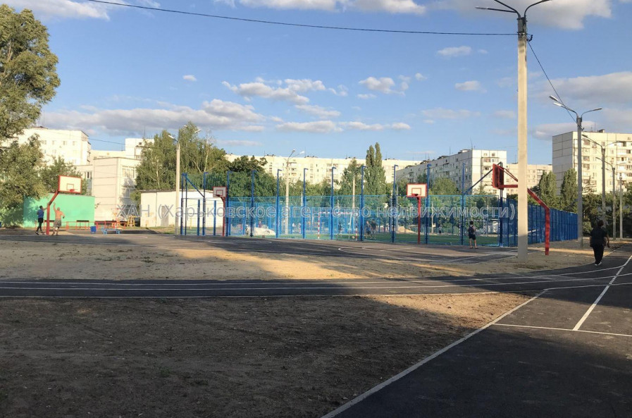 Продам квартиру, Валентиновская ул. , 3  ком., 68 м², капитальный ремонт 