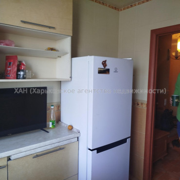 Продам квартиру, Валентиновская ул. , 3 кім., 68 м², капитальный ремонт 