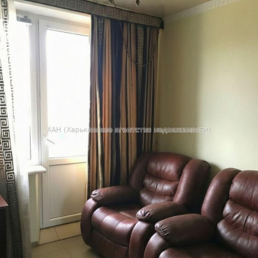 Продам квартиру, Валентиновская ул. , 3  ком., 68 м², капитальный ремонт 