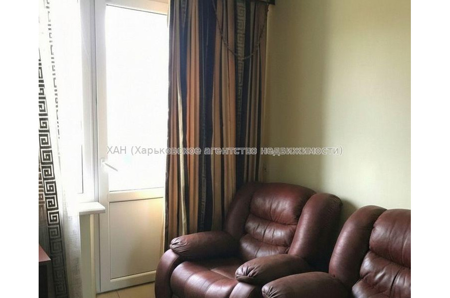 Продам квартиру, Валентиновская ул. , 3  ком., 68 м², капитальный ремонт 