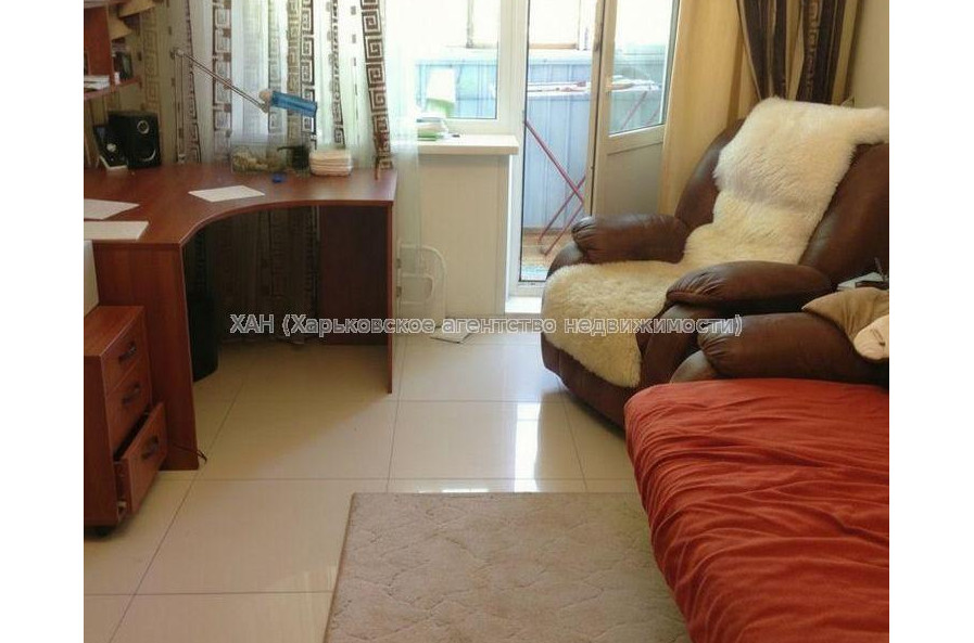 Продам квартиру, Валентиновская ул. , 3  ком., 68 м², капитальный ремонт 