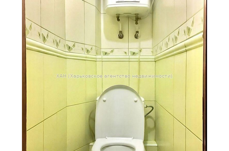 Продам квартиру, Валентиновская ул. , 13 , 3 кім., 68 м², капитальный ремонт 