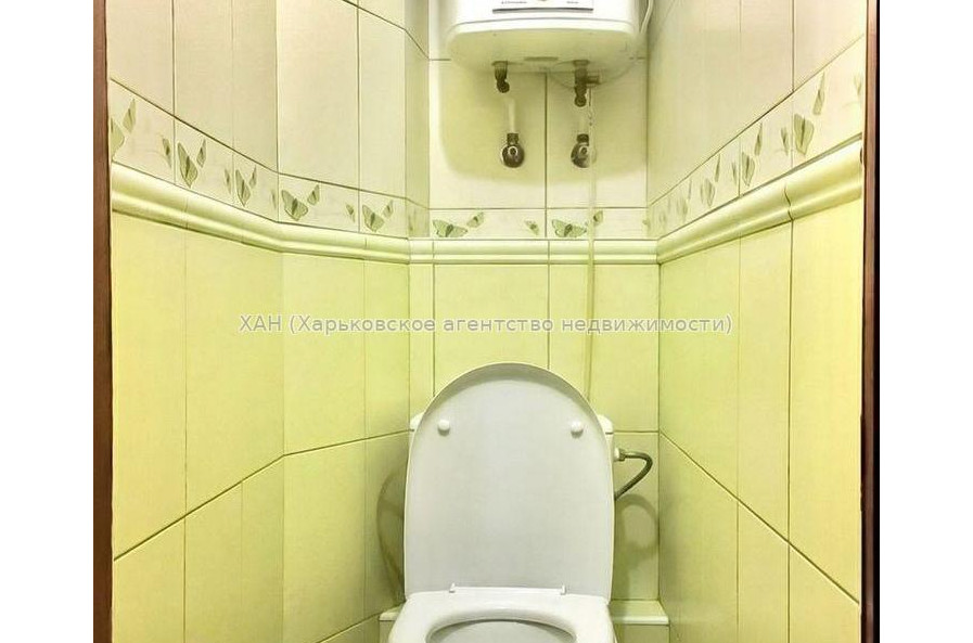 Продам квартиру, Валентиновская ул. , 3  ком., 68 м², капитальный ремонт 