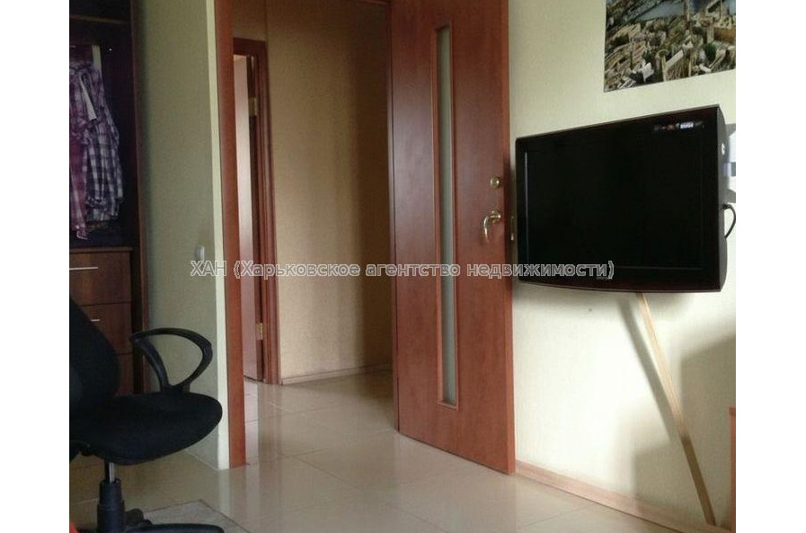 Продам квартиру, Валентиновская ул. , 3  ком., 68 м², капитальный ремонт 