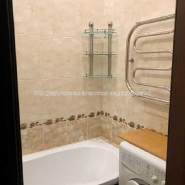 Продам квартиру, Библика ул. , 2 кім., 53.40 м², косметический ремонт 