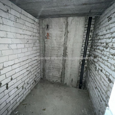 Продам квартиру, Шевченковский пер. , 1  ком., 47 м², без внутренних работ 