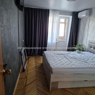 Продам квартиру, Жуковского просп. , 3  ком., 68.80 м², частичный ремонт 