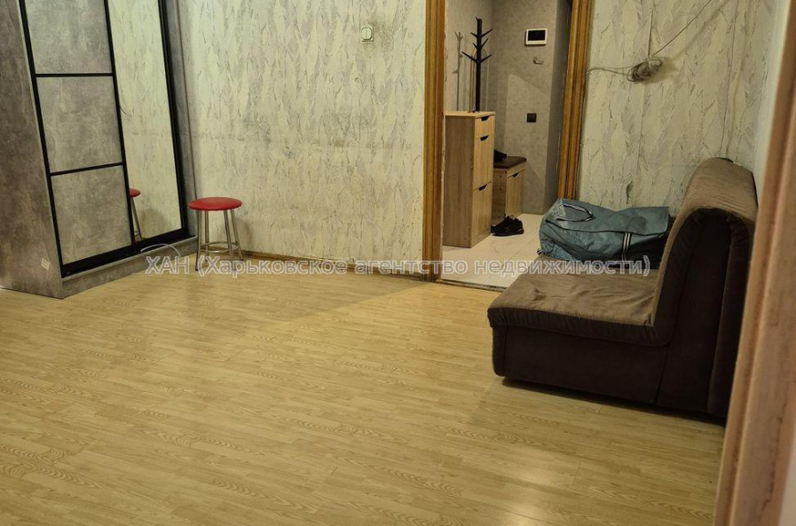 Продам квартиру, Жуковского просп. , 3  ком., 68.80 м², частичный ремонт 