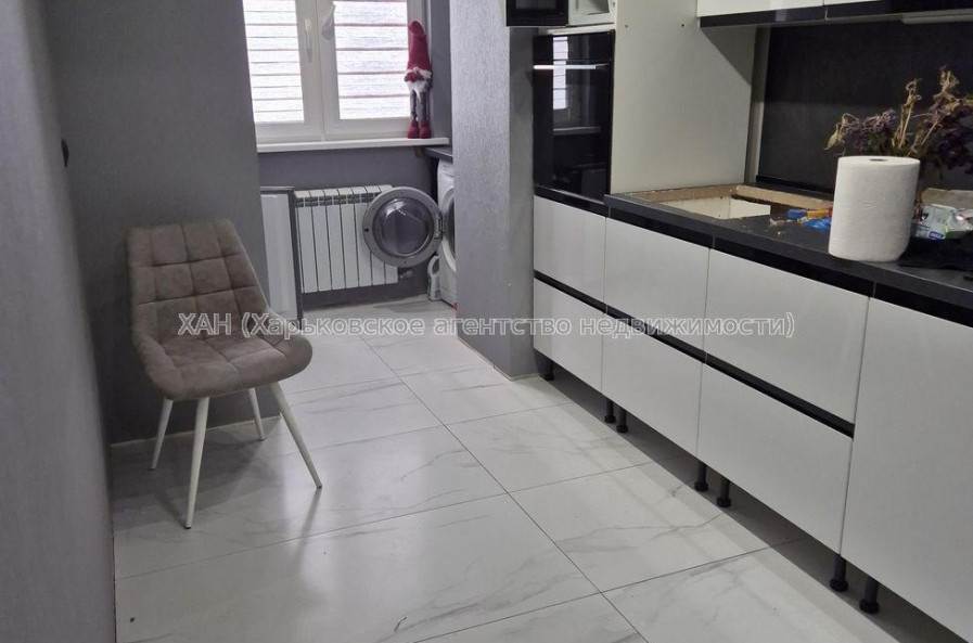 Продам квартиру, Жуковского просп. , 3  ком., 68.80 м², частичный ремонт 