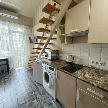 Продам квартиру, Белобровский пер. , 1 кім., 30 м², евроремонт 