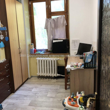 Продам квартиру, Мира ул. , 3 кім., 60 м², капитальный ремонт 