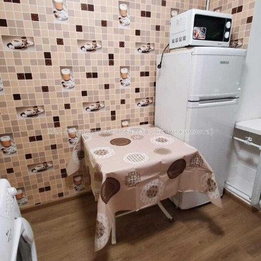 Продам квартиру, 23 Августа ул. , 13А , 1  ком., 30.10 м², капитальный ремонт 