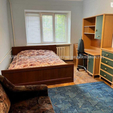 Продам квартиру, 23 Августа ул. , 13А , 1  ком., 30.10 м², капитальный ремонт 