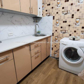 Продам квартиру, 23 Августа ул. , 13А , 1 кім., 30.10 м², капитальный ремонт