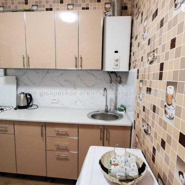 Продам квартиру, 23 Августа ул. , 13А , 1  ком., 30.10 м², капитальный ремонт 