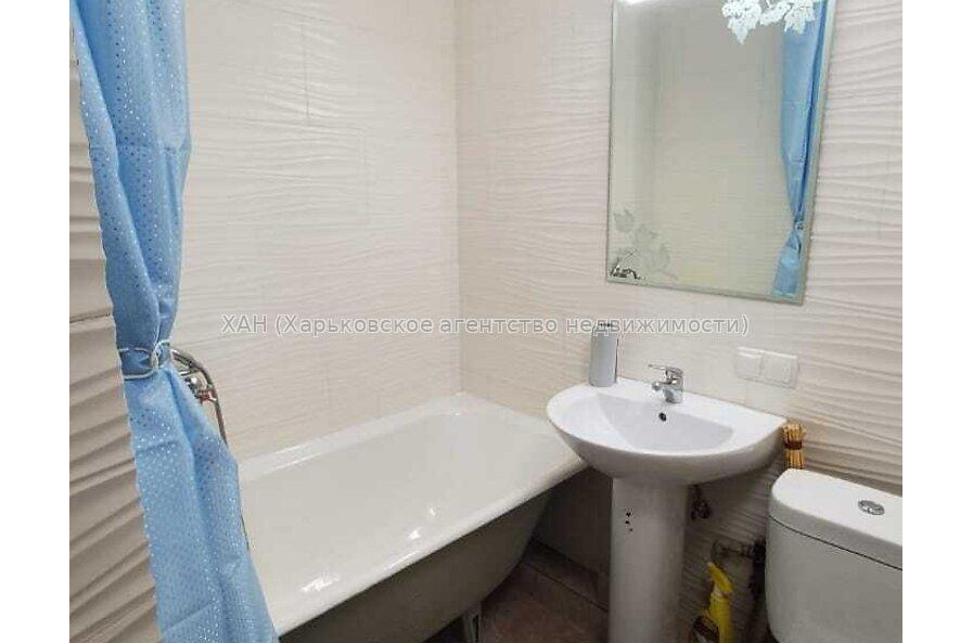 Продам квартиру, 23 Августа ул. , 13А , 1  ком., 30.10 м², капитальный ремонт 